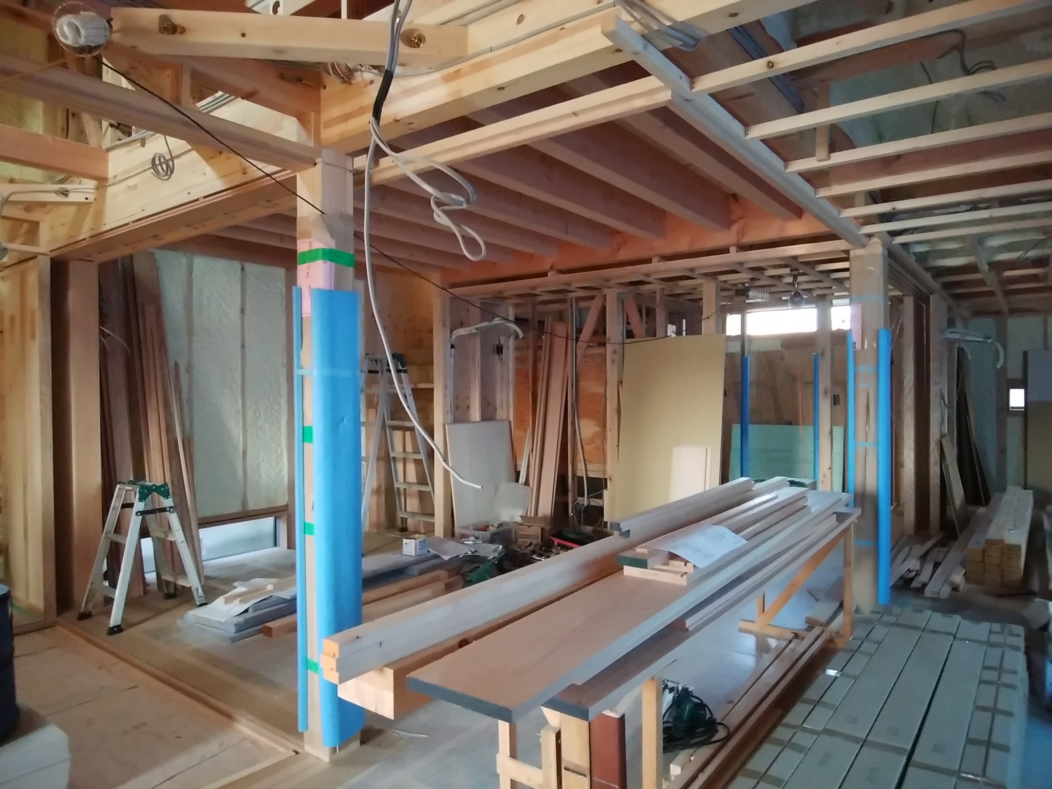 岡山市中区高屋　2階建て