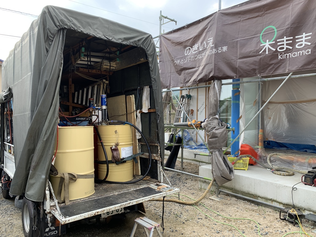 木まま　平屋　大工工事　吹付断熱　アクアフォーム