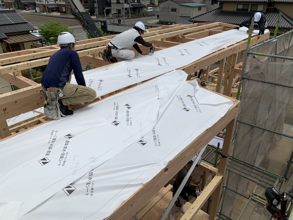 平屋　2階建て　木まま　新築住宅　木工事