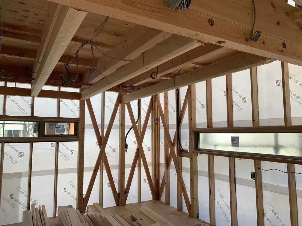平屋　2階建て　木まま　新築住宅　木工事
