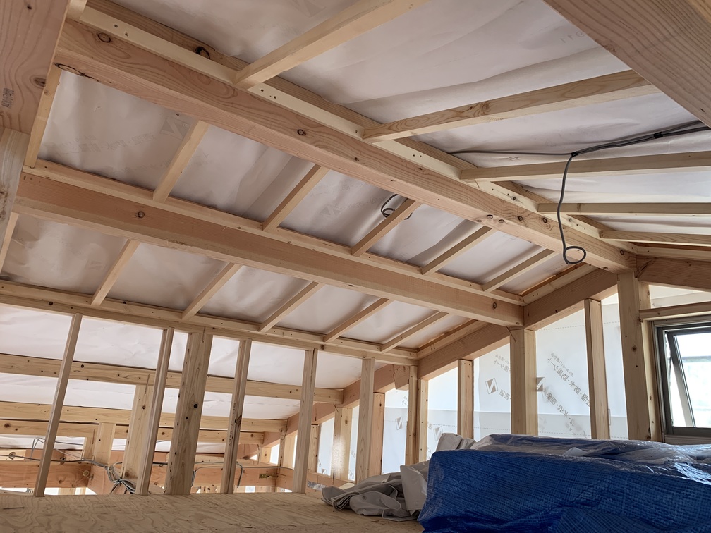 平屋　2階建て　木まま　新築住宅　木工事