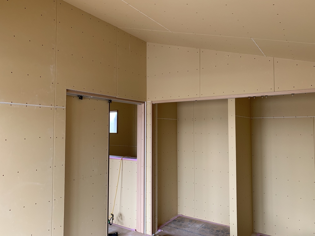 平屋　2階建て　木まま　新築住宅　木工事