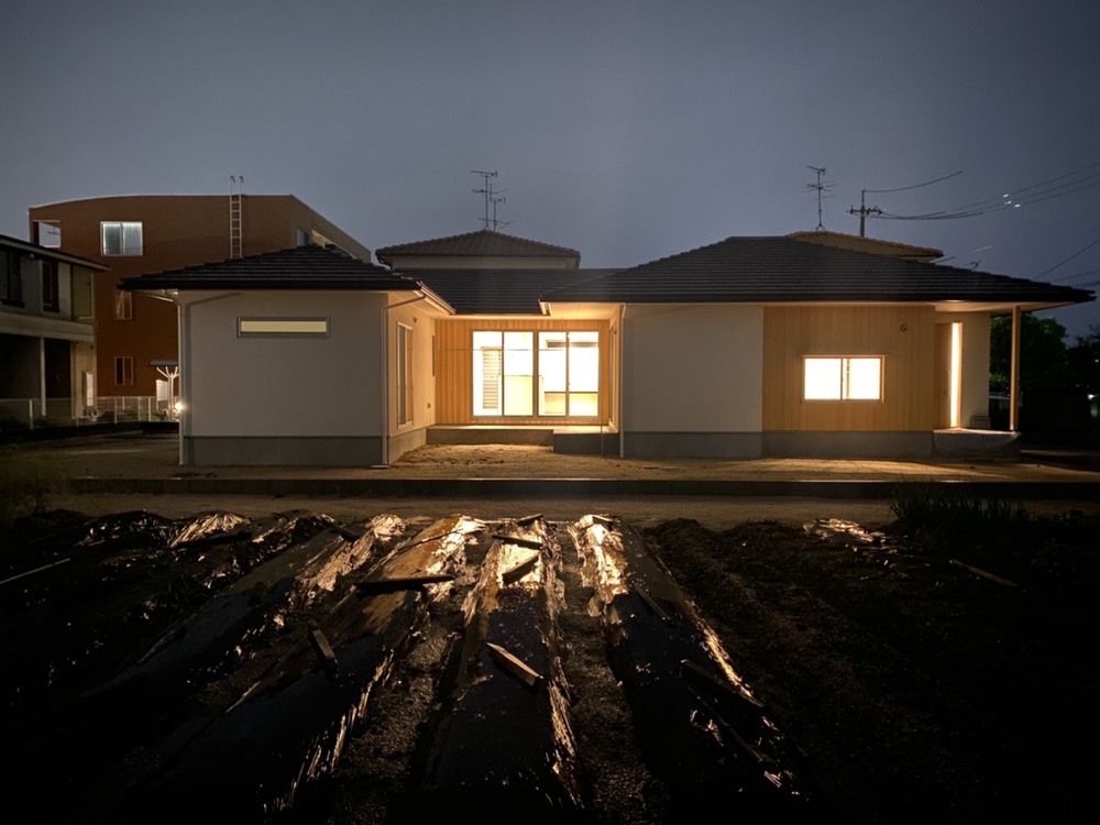 木まま　平屋　木造新築住宅　